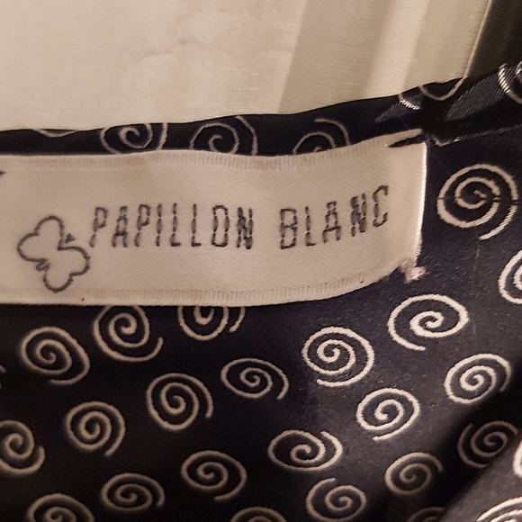 Papillon Blanc pajama top - Picture 4 of 4